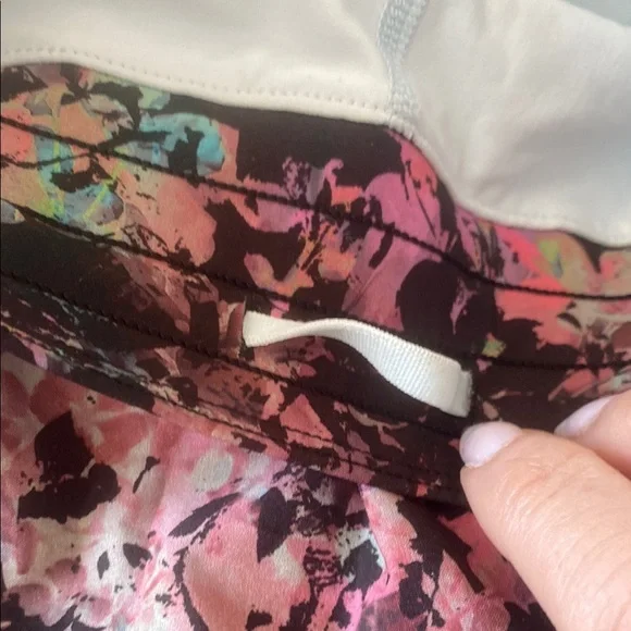 Lululemon Athletica Hotty Hot HR Skirt (tall) - Picture 3 of 6